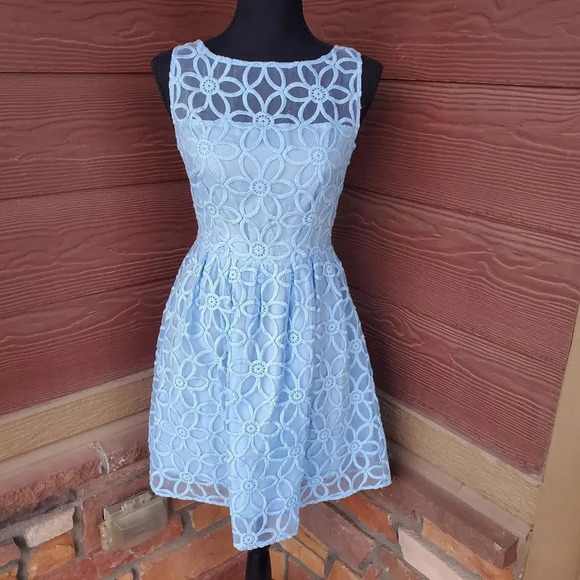 BB DAKOTA Women's Blue Floral Lace Tulle Sleeveless Fit and Flare Dress Size 2 - Picture 3 of 12